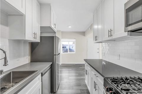 Floor plan for 1 bed, 1 bath, 700 sqft